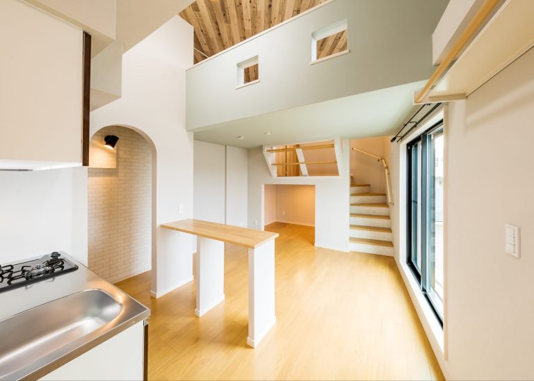 3層スキップフロア、キッチンカウンター