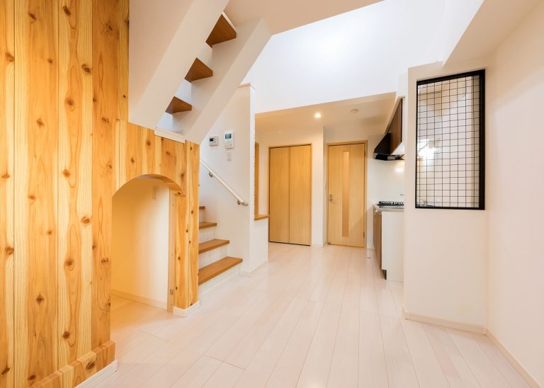 3層スキップフロア、メッシュ壁