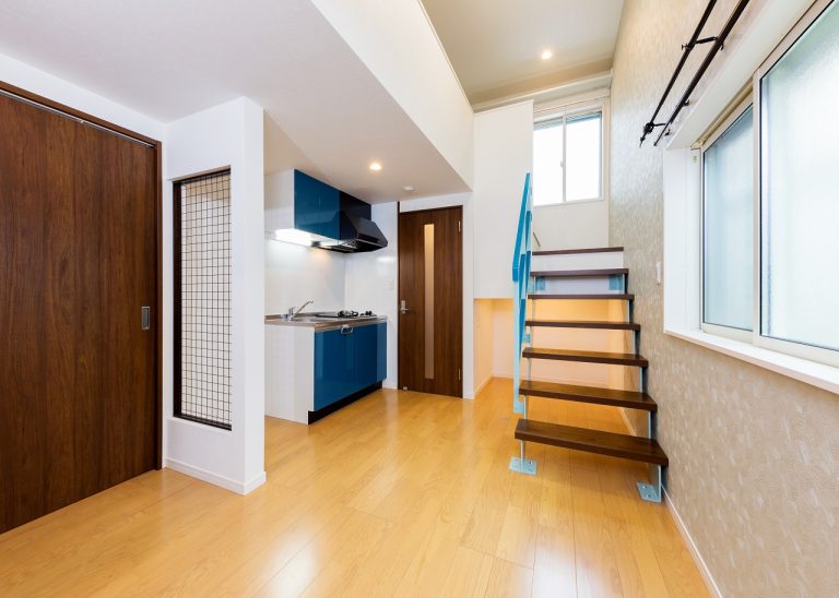 3層スキップフロア、メッシュ壁